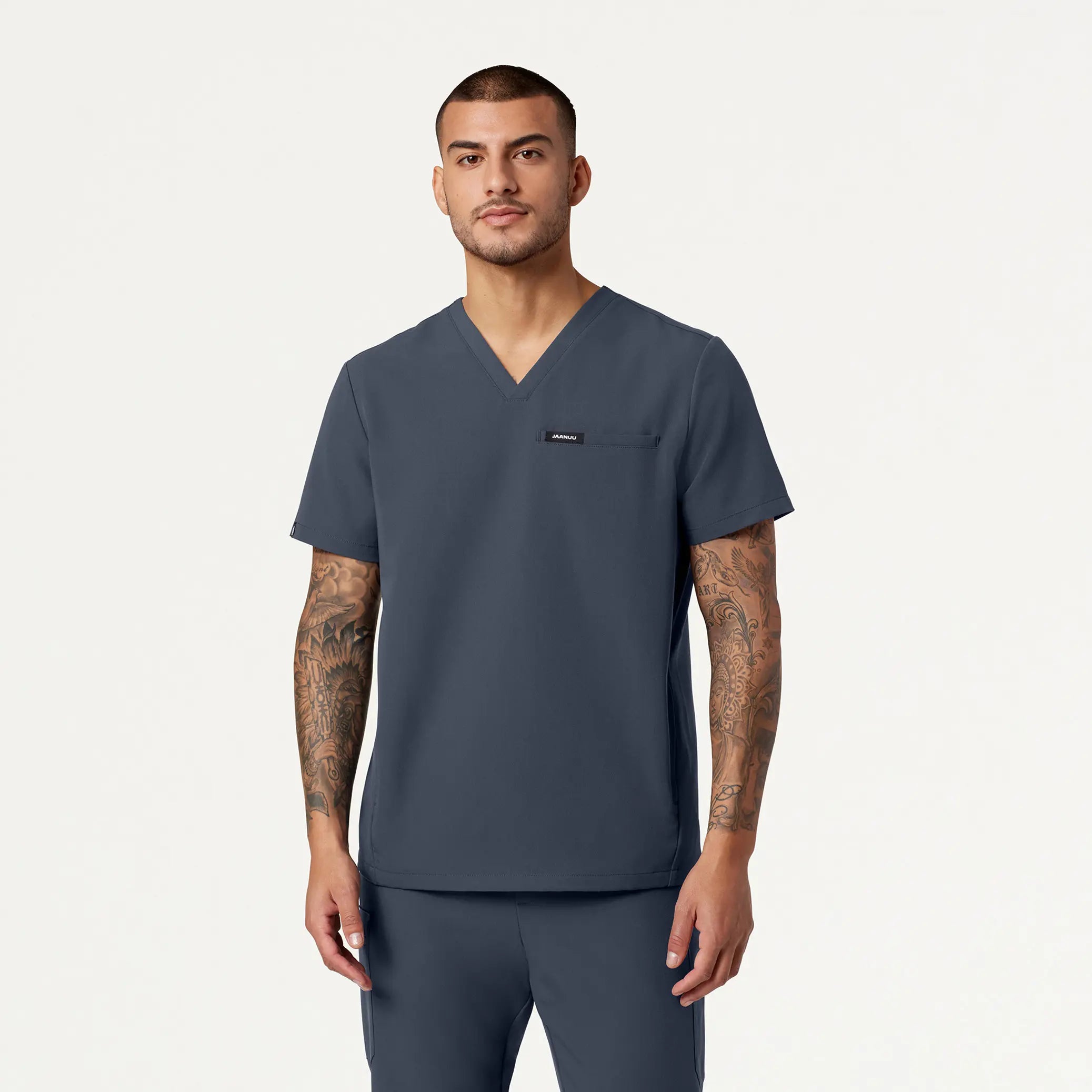 Jaanuu Men's Platt 3-Pocket Scrub Top - Carbon Gray