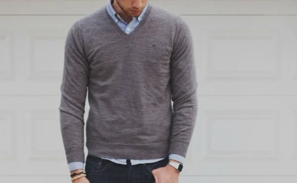 Modern Slim-Fit Sweater - Perfect for Work or Weekend